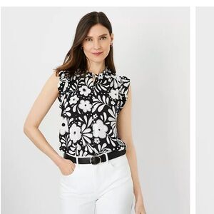 Ann Taylor Floral Mixed Media Ruffle Shell Black & White Medium